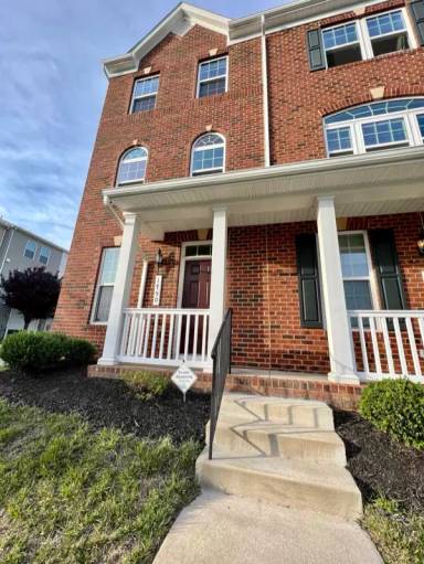 Main picture of 1750 Featherstone Rd