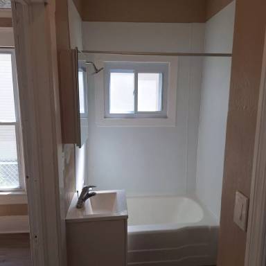 Main picture of 2282 E 100th St