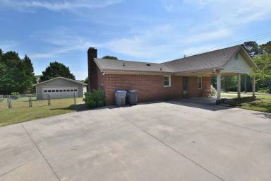 Main picture of 1200 W Mount Dr