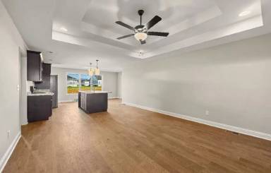 Main picture of 604 Victoria Way