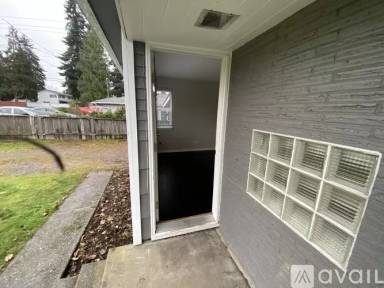 Main picture of 420 107th Pl SW