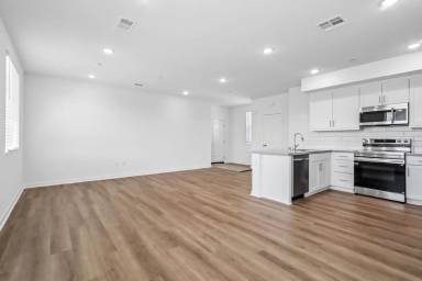 Main picture of 1024 W Romneya Dr