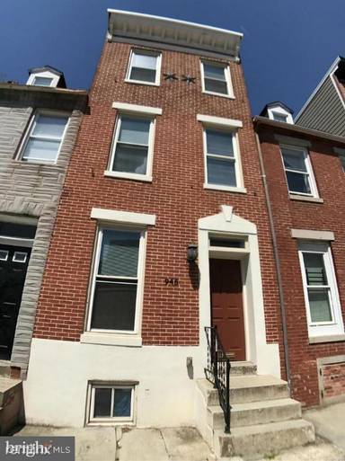 Main picture of 944 W Lombard St