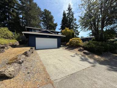 Main picture of 1852 138th Pl SE