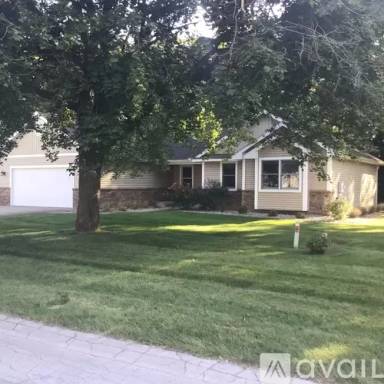 Main picture of 8098 Robinbrook St