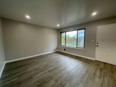 Main picture of 801 W McGraw St