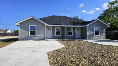 Main picture of 213 W Avenue C