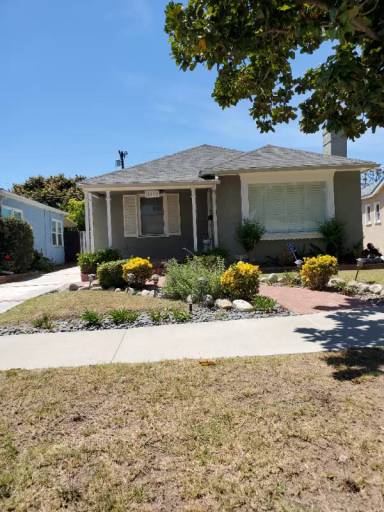 Main picture of 8037 Regis Way