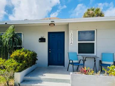 Main picture of 305 3rd St