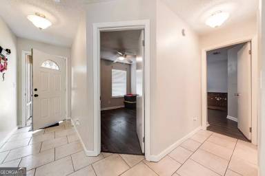 Main picture of 207 Candy Ct