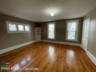 Main picture of 2534 California St NE