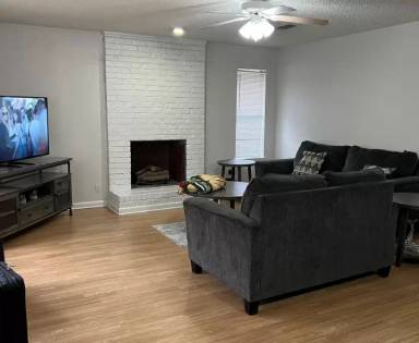 Main picture of 444 NW 23rd St