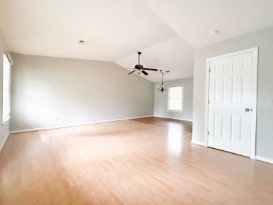 Main picture of 1165 N Franklin Ave