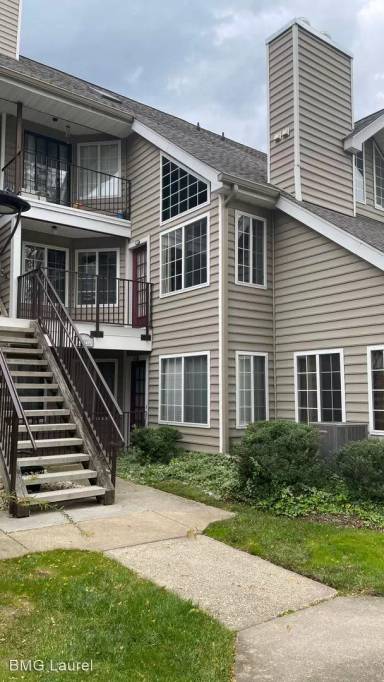 Main picture of 10815 Amherst Ave