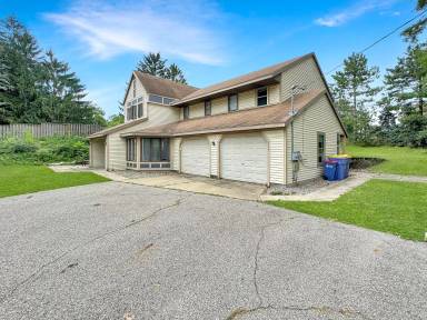 Main picture of 3339 Lake Dr SE