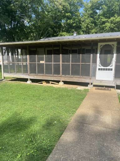 Main picture of 718 Lullwater Rd