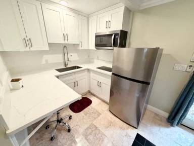Main picture of 2935 Woodlawn Ave