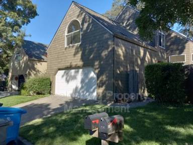Main picture of 547 Fieldcrest Dr