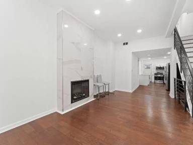 Main picture of 2443 Nicholas St
