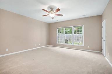 Main picture of 11323 Macon Dr