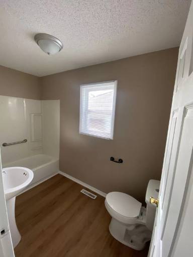 Main picture of 250 Price St