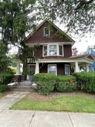 Main picture of 962 College Ave