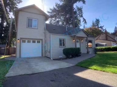 Main picture of 14530 SE Main St