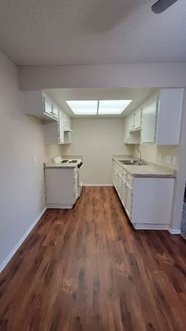 Main picture of 2050 S Euclid Ave