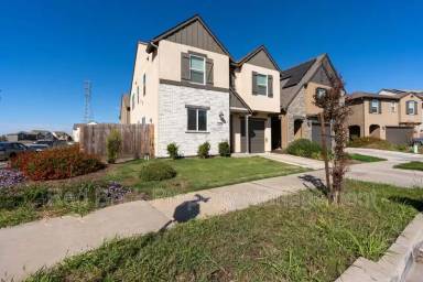 Main picture of 393 Sullivan Dr