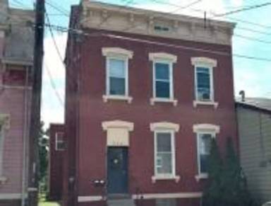 Main picture of 336 W 8th St