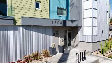 Main picture of 1704 Hornblend St