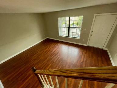 Main picture of 6075 Village Cir