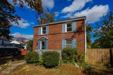 Main picture of 127 S Arbor Park