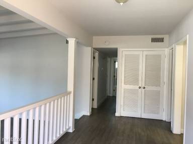 Main picture of 1446 Manhattan Beach Blvd