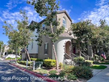 Main picture of 9 Burlingame Ln