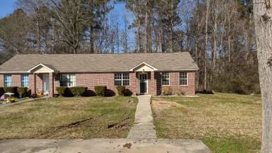 Main picture of 110 Jay Ln