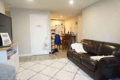 Main picture of 39 Shepard St