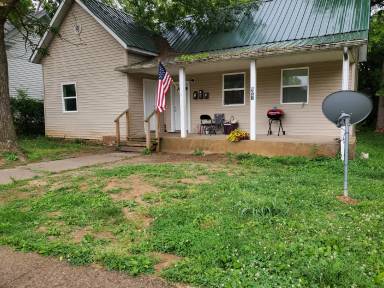 Main picture of 319 Woodford Ave