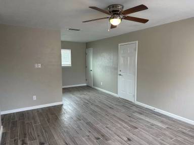 Main picture of 512 W 20th St