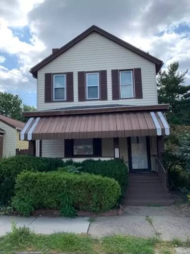 Main picture of 525 3rd Ave