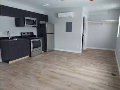 Main picture of 729 W Center St