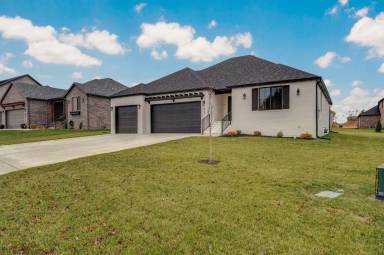Main picture of 4447 E Kenwood Dr