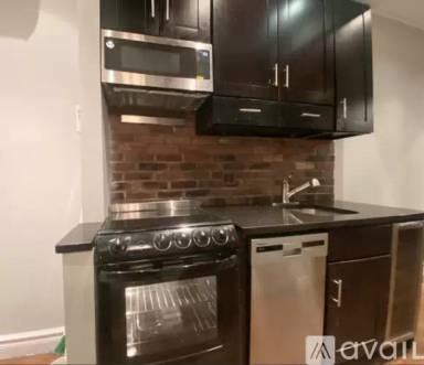 Main picture of 134 Orchard St