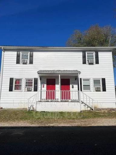 Main picture of 2704 Creamery St