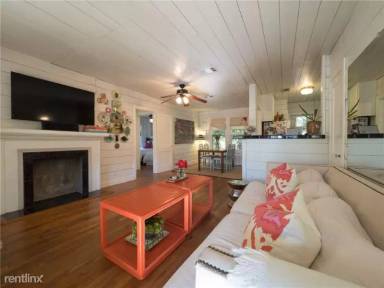 Main picture of 1305 Lorrain St