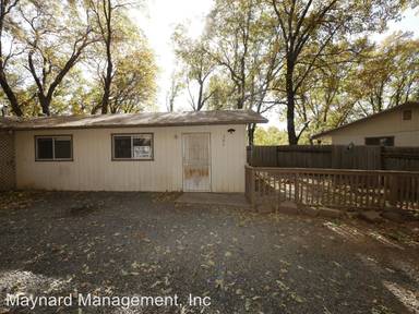 Main picture of 703 Deer Ln