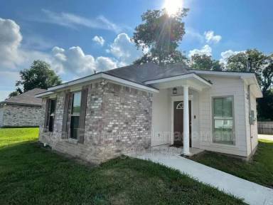 Main picture of 1779 Ravier Ln