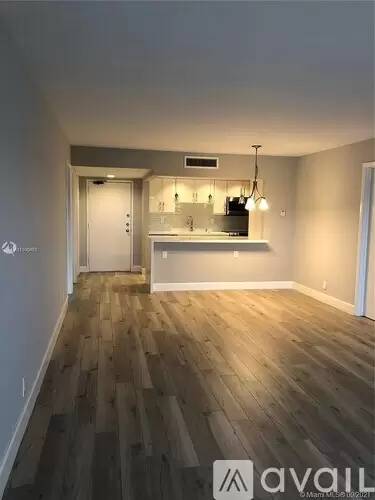 Main picture of 240 Lakeview Dr