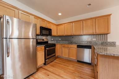 Main picture of 3117 N Damen Ave