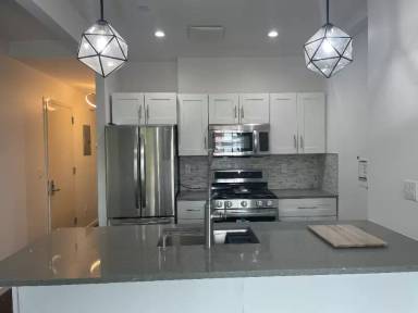 Main picture of 774 Quincy St